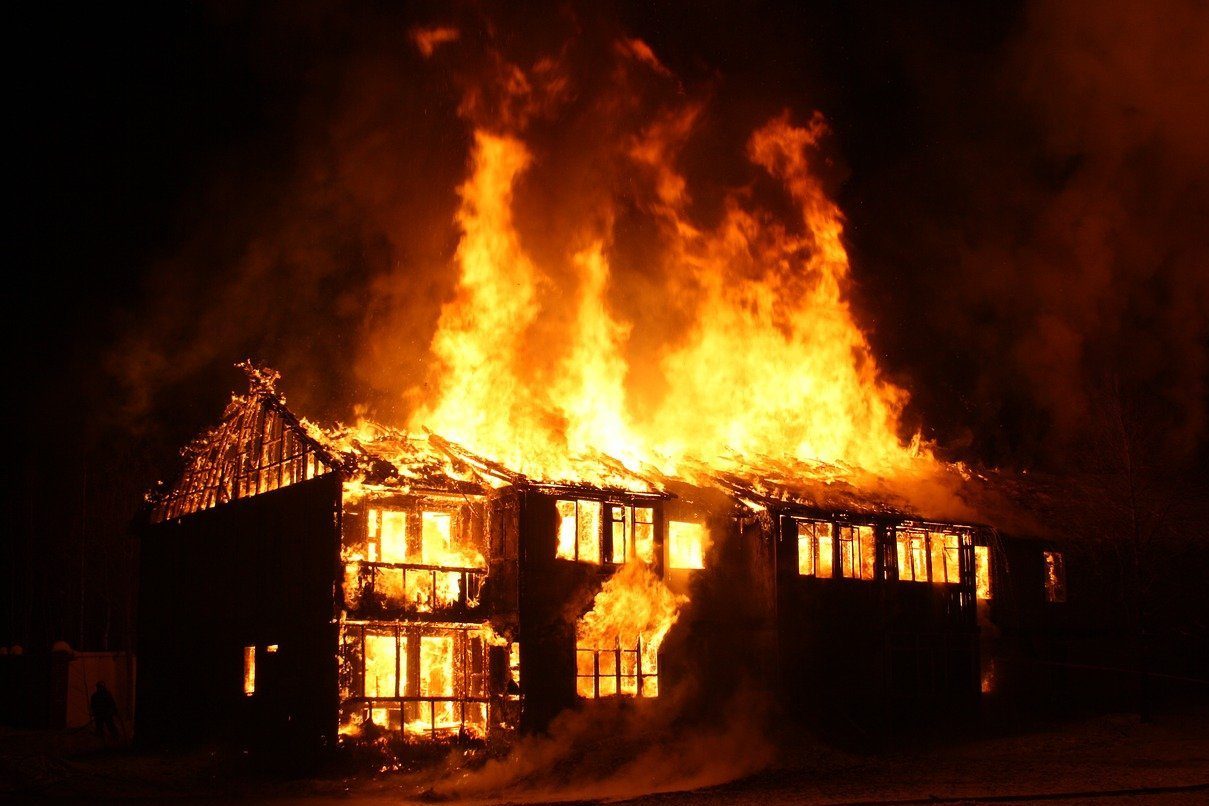 fuego, casa en llamas, flame-2946038.jpg