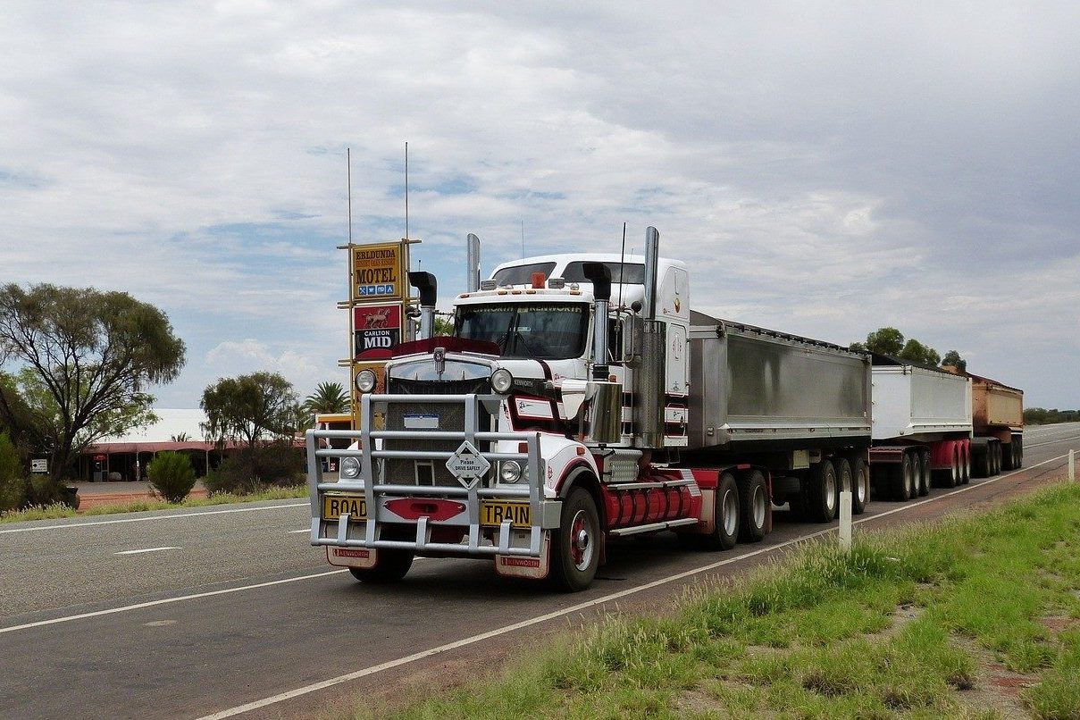 semi-trailer, truck, road-534575.jpg